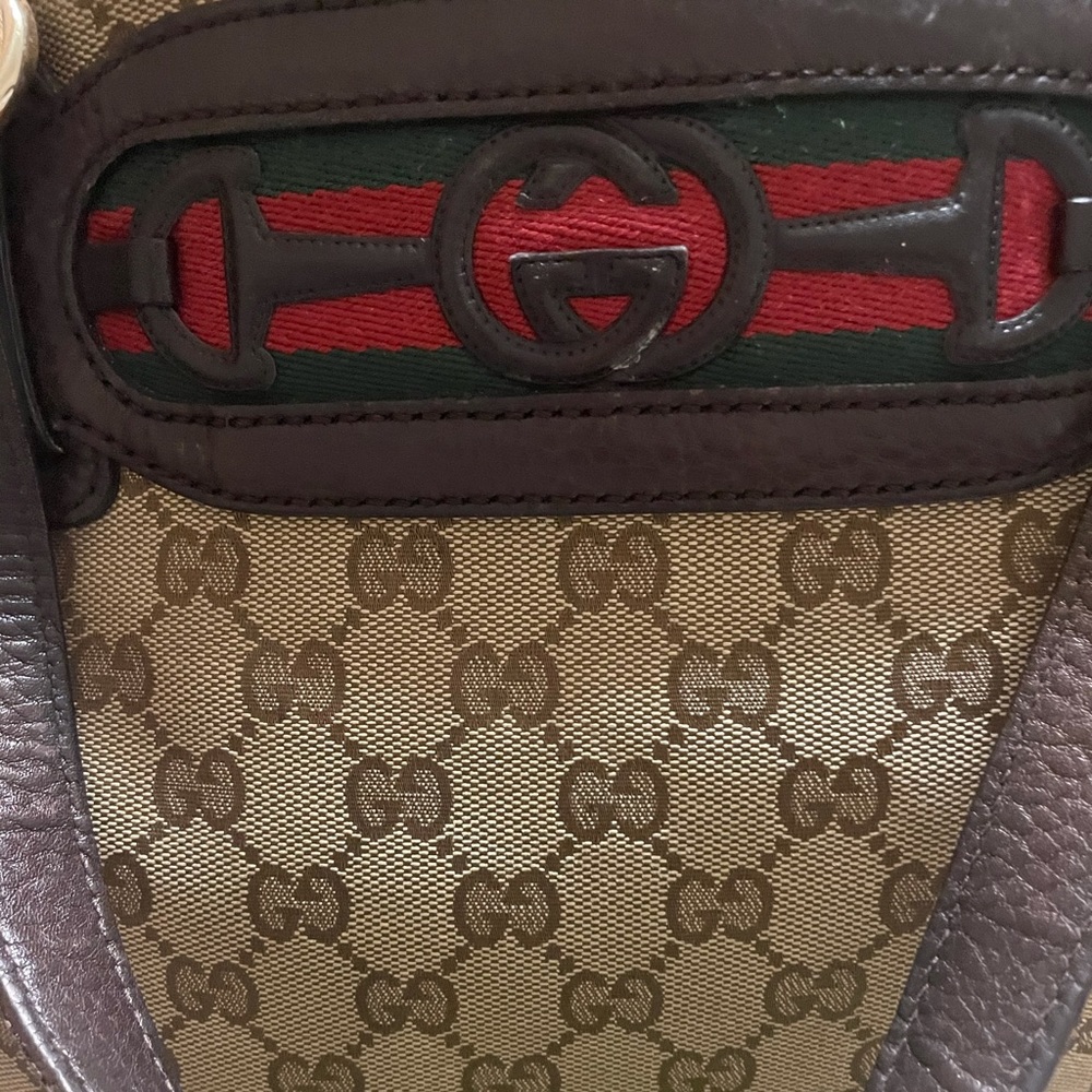 Gucci signature purse